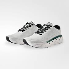 Новые кроссовки